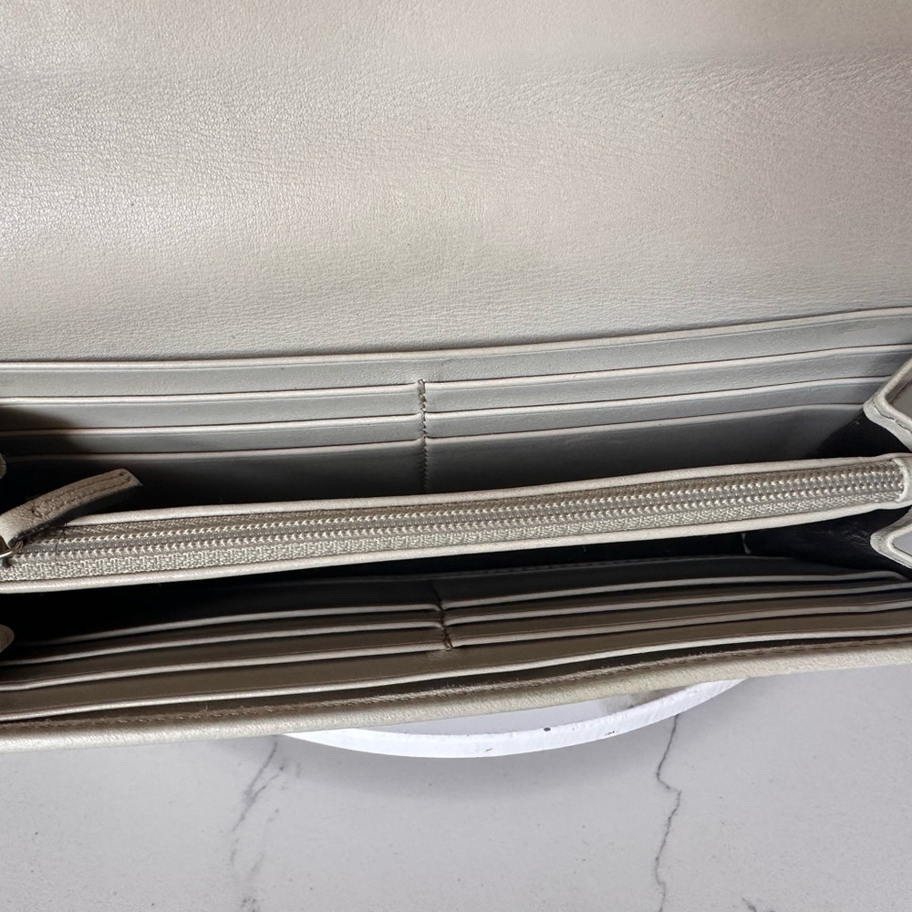 Gucci Guccissima Monogram Ivory Leather Lovely Heart Continental Long Wallet - Picture 9 of 14